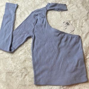 NWT forever 21 one shoulder top - SIZE: S